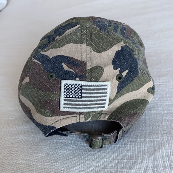 UNISEX Nebraska Cornhuskers Camo Ballcap - Picture 2 of 4